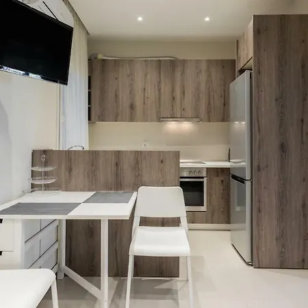 Cozy In Center Апартаменты *